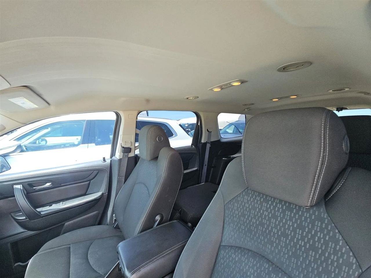 Used 2016 GMC Acadia SLE FWD image 20
