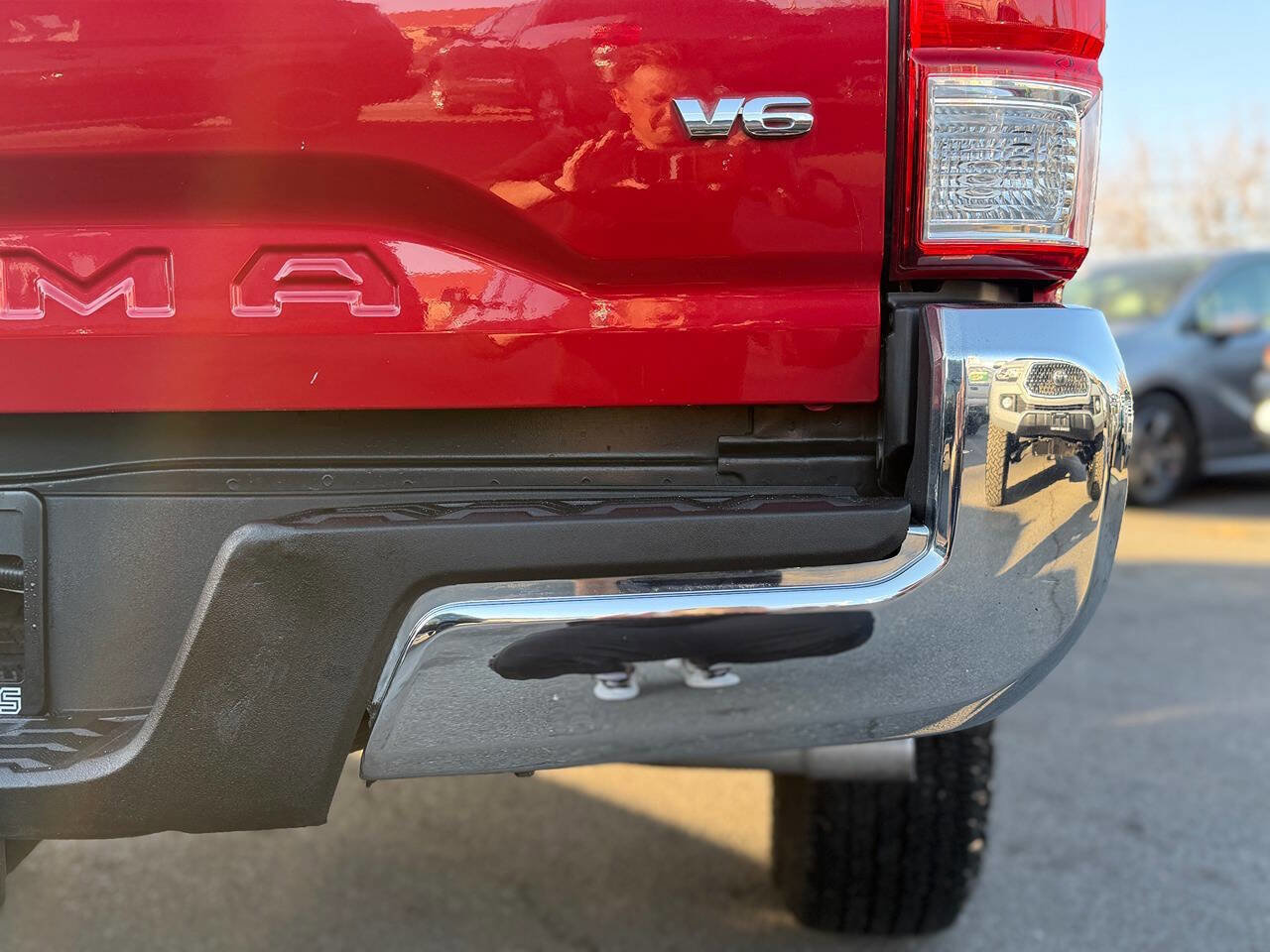 Used 2016 Toyota Tacoma TRD Sport image 95