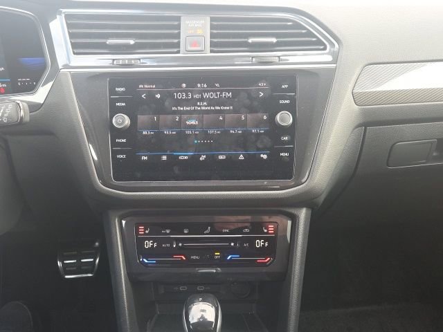 Used 2023 Volkswagen Tiguan SE R-Line image 30