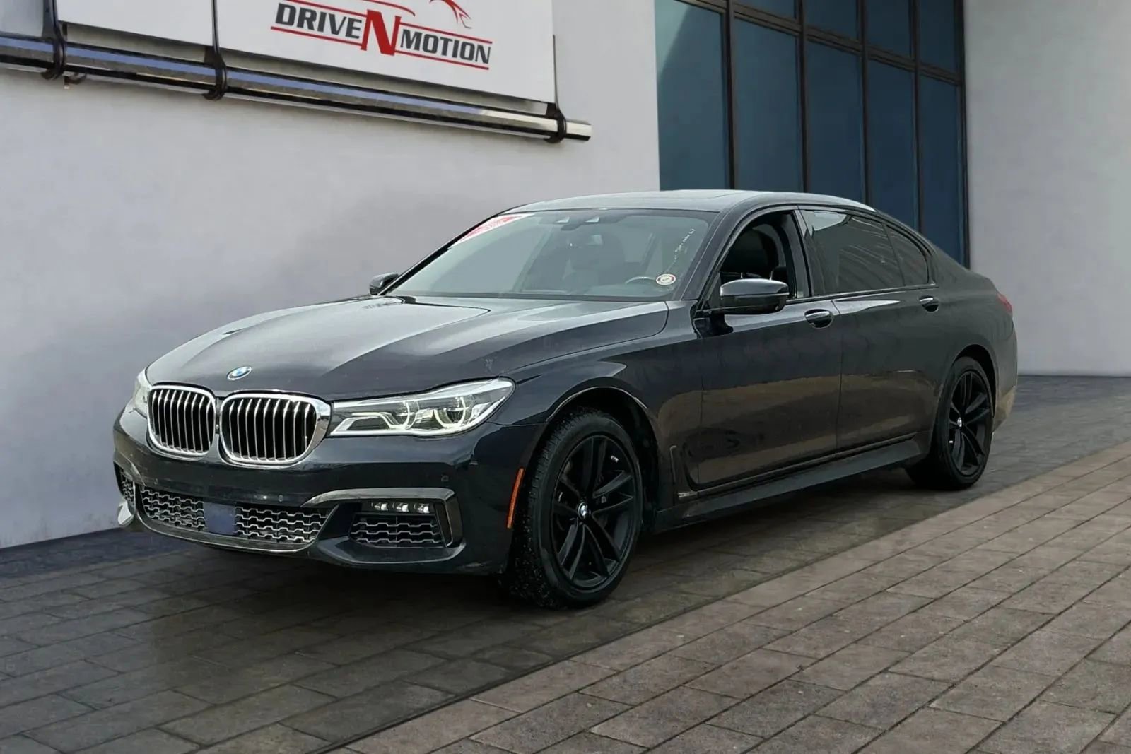 Used 2016 BMW 750i xDrive image 7