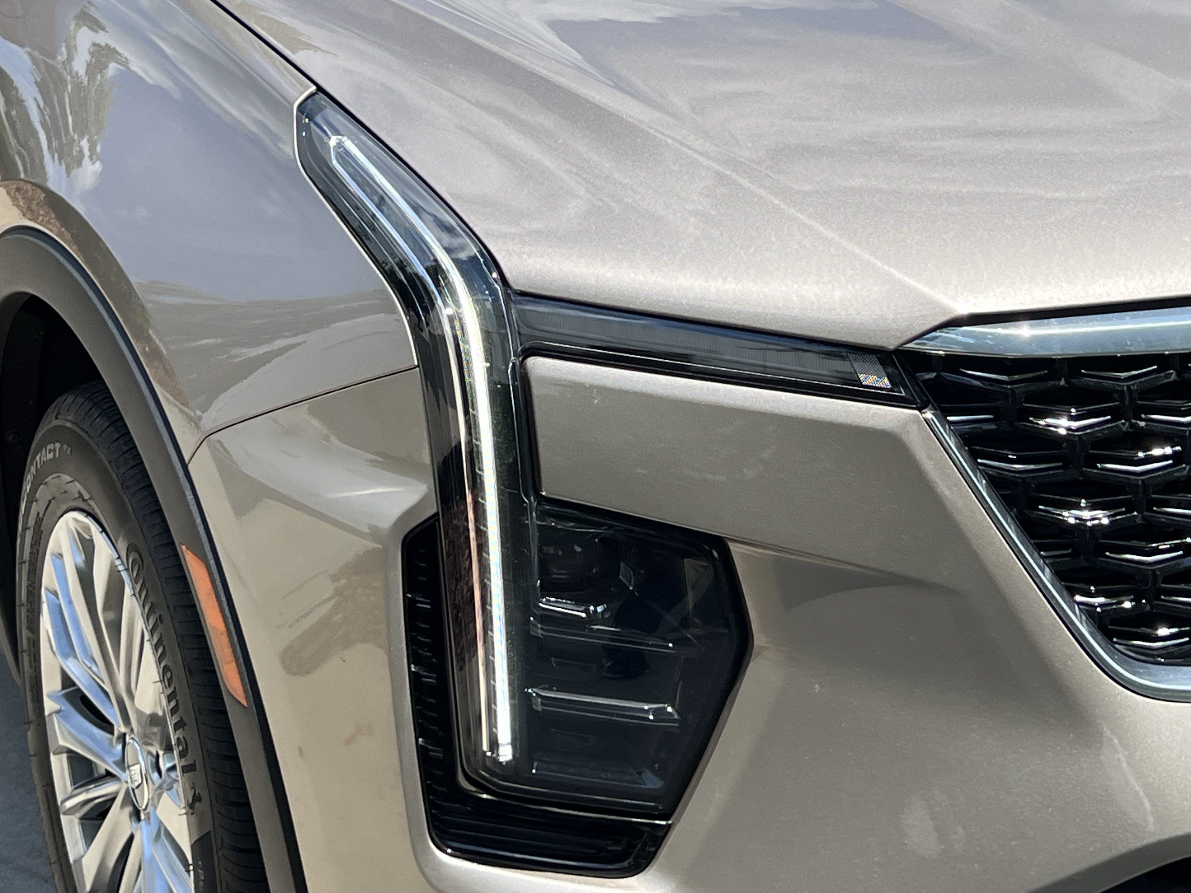 Used 2025 Cadillac XT4 Premium Luxury FWD image 11