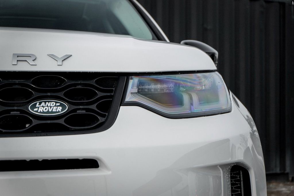 Used 2025 Land Rover Discovery Sport S image 6