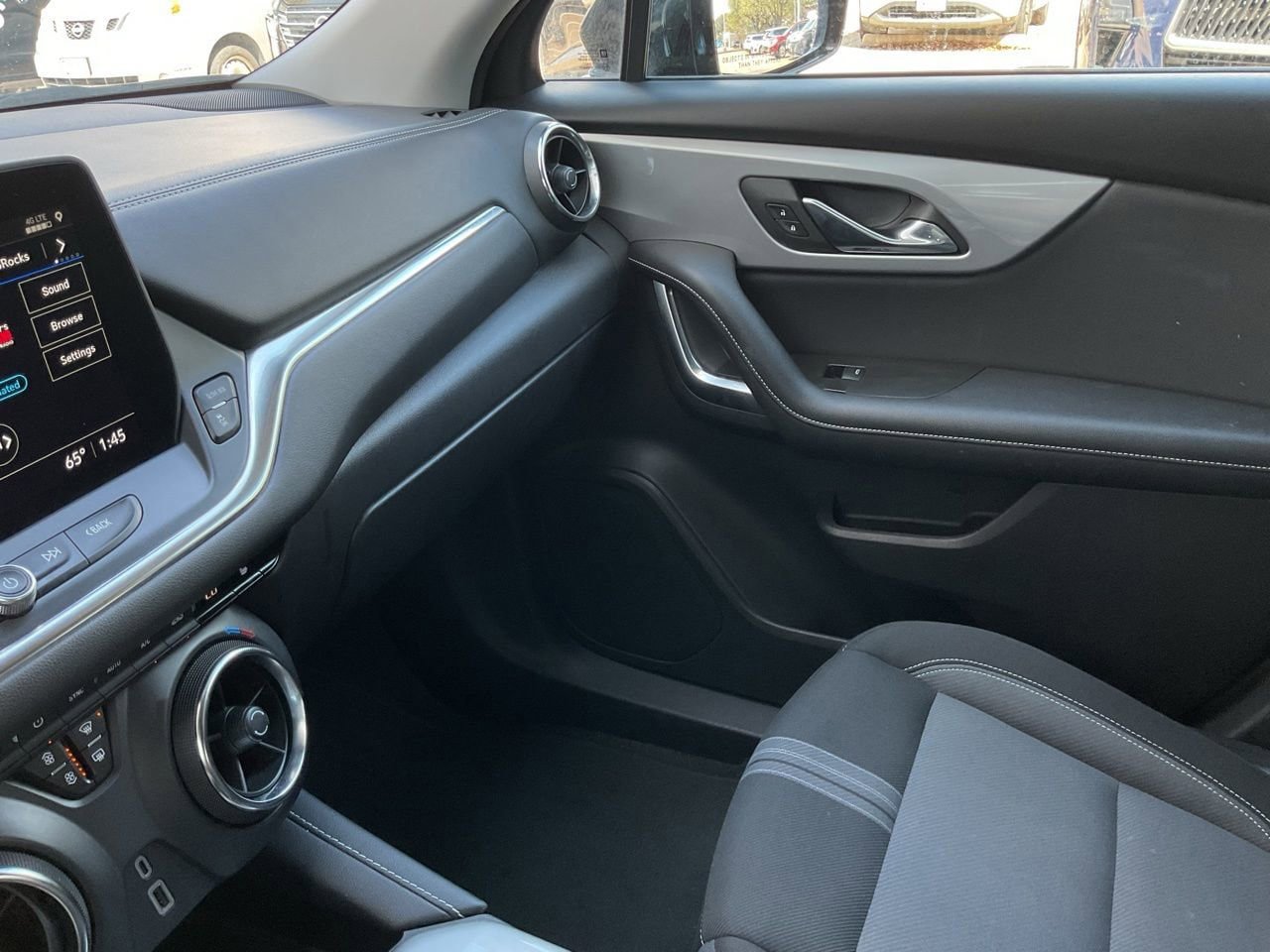 Certified 2025 Chevrolet Blazer LT FWD image 34