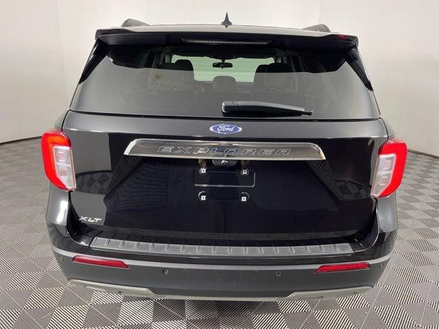 Used 2024 Ford Explorer XLT w/ Equipment Group 202A RWD image 9