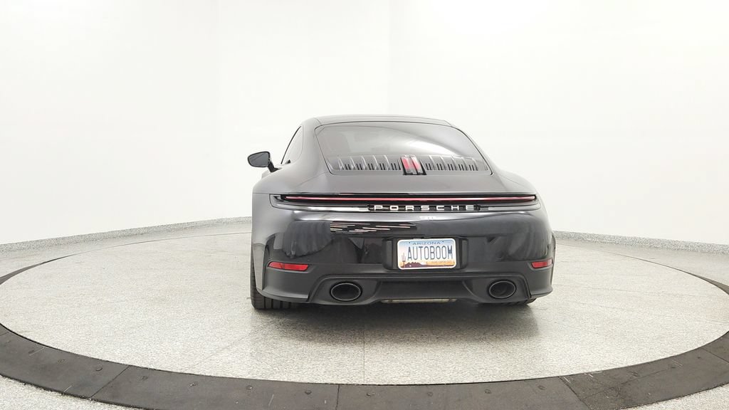 Used 2025 Porsche 911 Carrera RWD image 4
