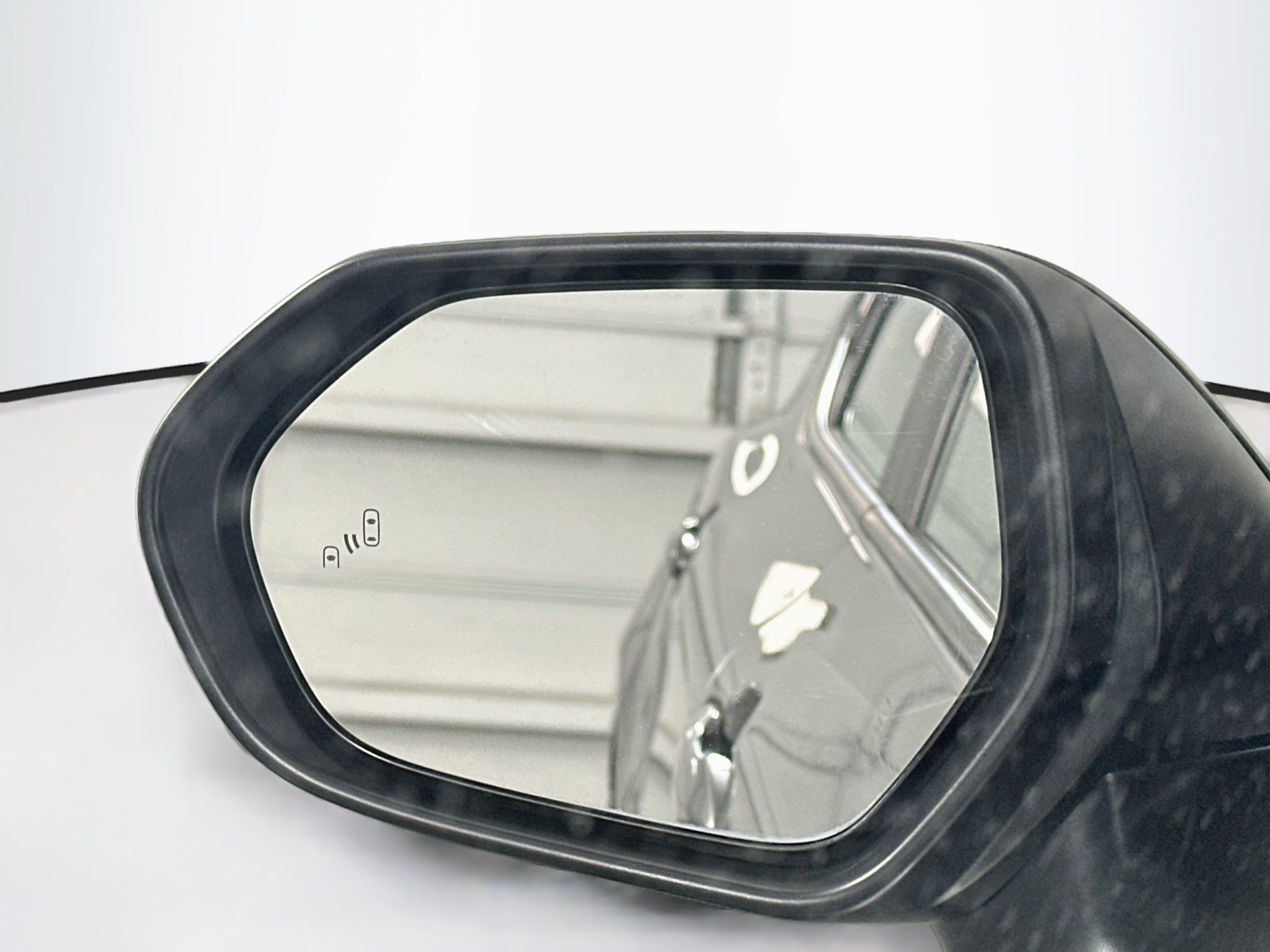 Used 2025 Toyota Camry SE FWD image 16
