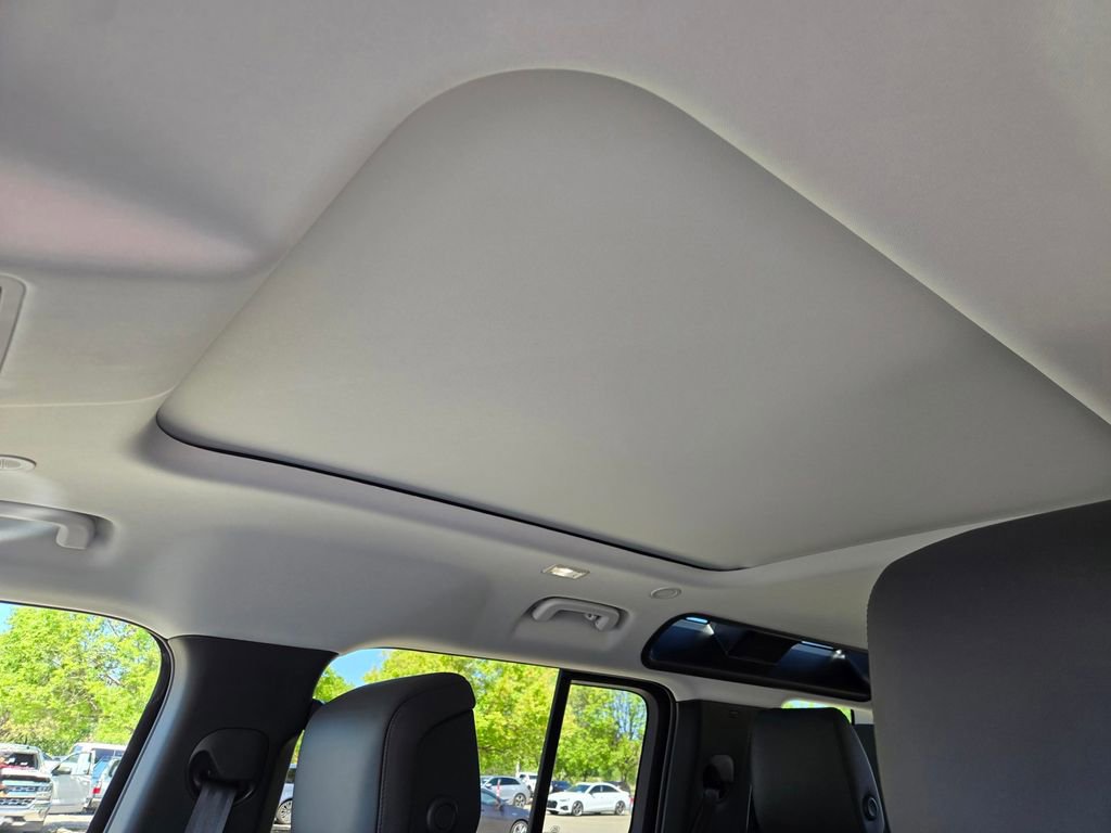 New 2026 Land Rover Defender 110 S AWD/4WD image 12