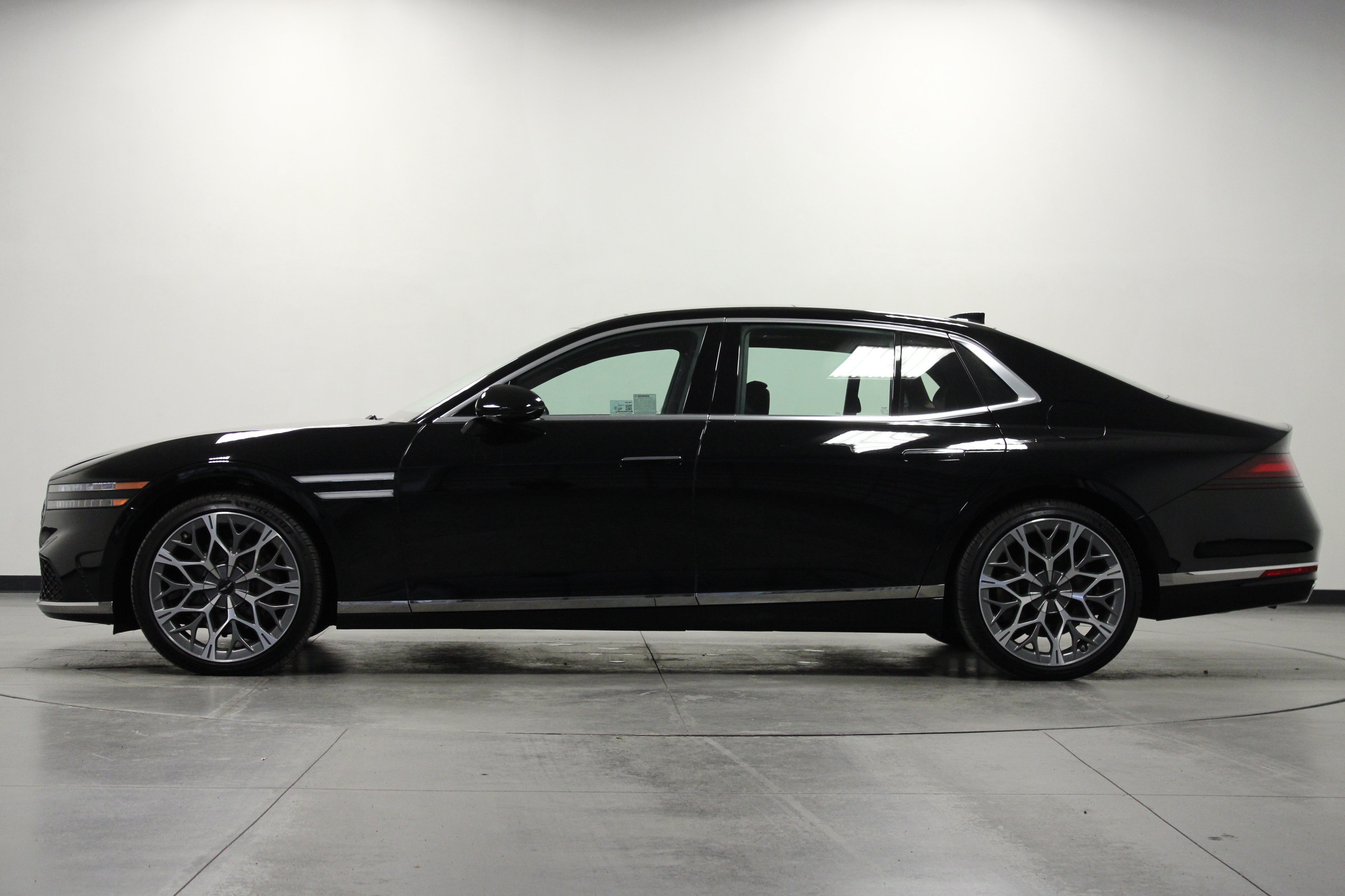 Used 2026 Genesis G90 3.5T AWD/4WD image 7