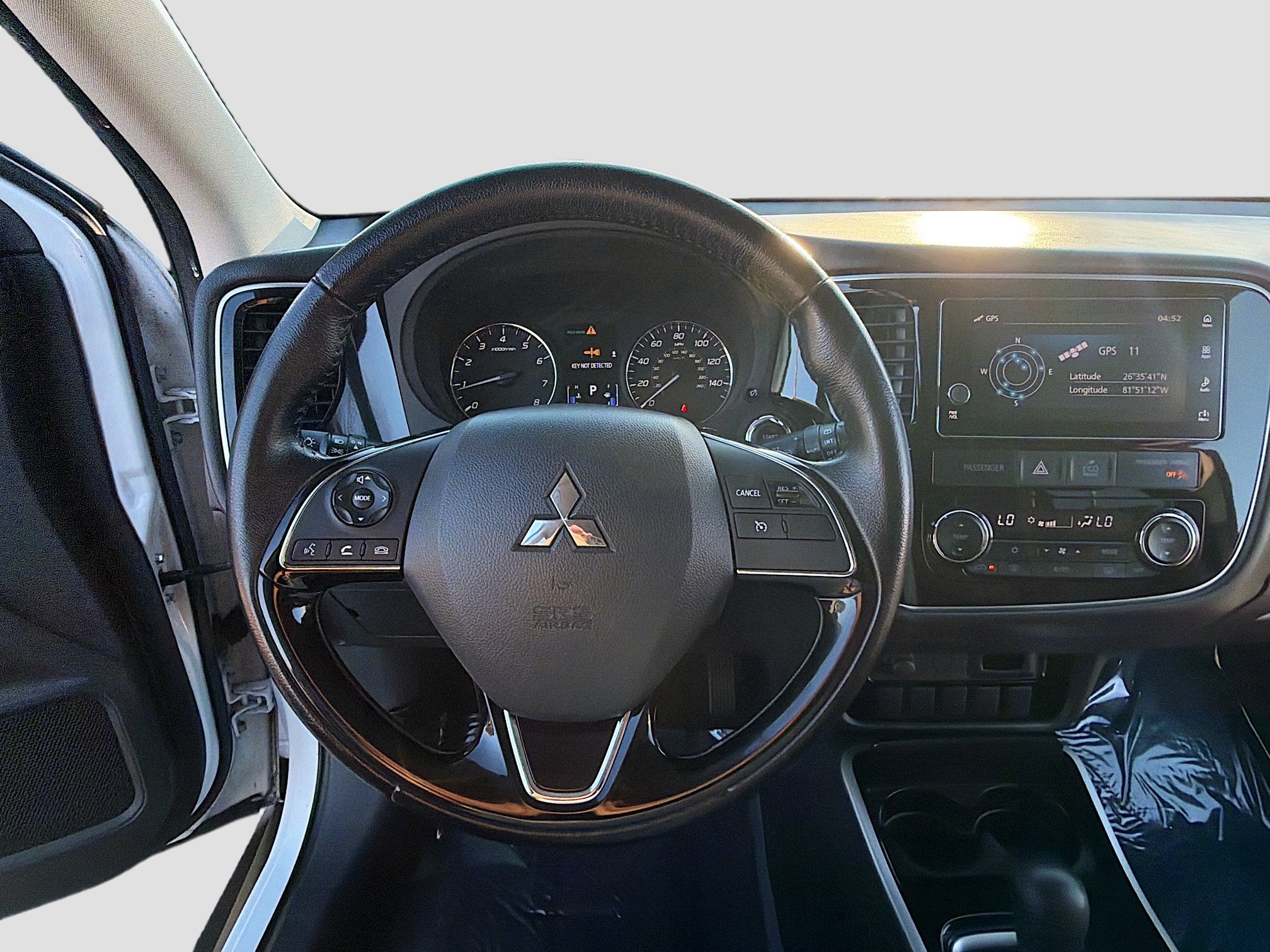 Used 2017 Mitsubishi Outlander SEL image 35