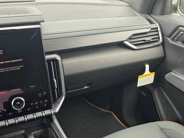 New 2026 GMC Acadia AT4 w/ Luxury Package AWD/4WD image 18