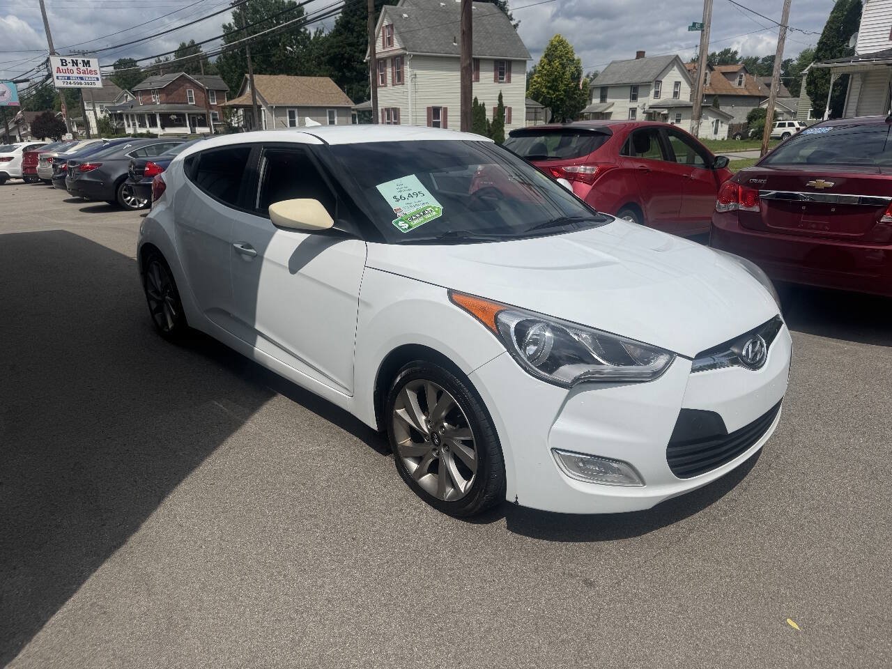 Used 2017 Hyundai Veloster FWD image 6