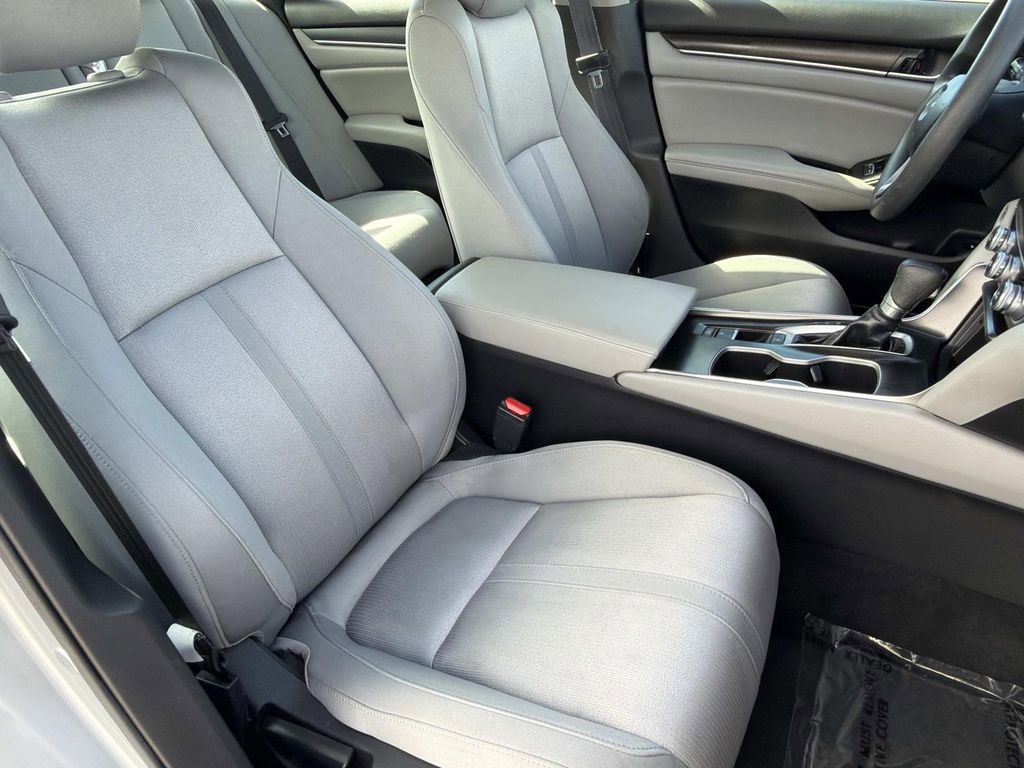 Used 2019 Honda Accord EX image 26