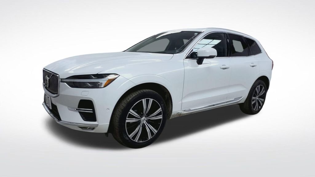 Used 2023 Volvo XC60 B5 Ultimate w/ Climate Package image 4