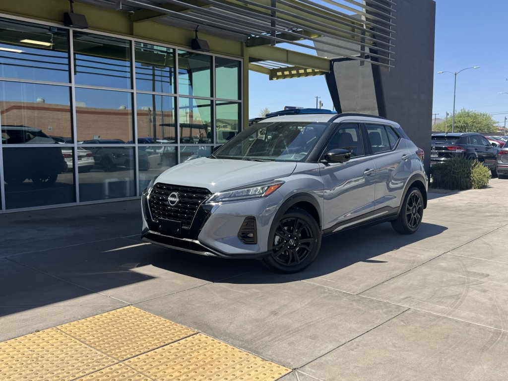 Used 2023 Nissan Kicks SR FWD image 1