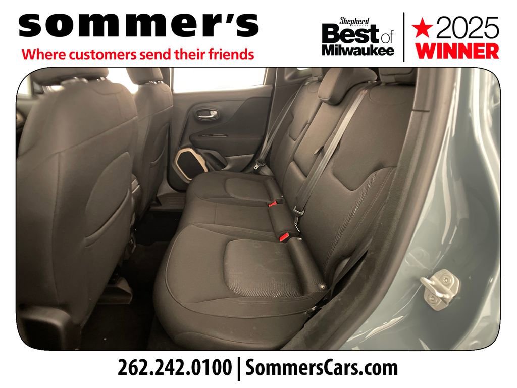 Used 2017 Jeep Renegade Latitude w/ Popular Equipment Group image 21