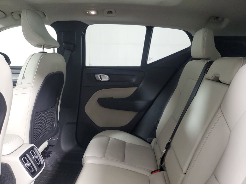 Used 2026 Volvo XC40 B5 Plus AWD/4WD image 14