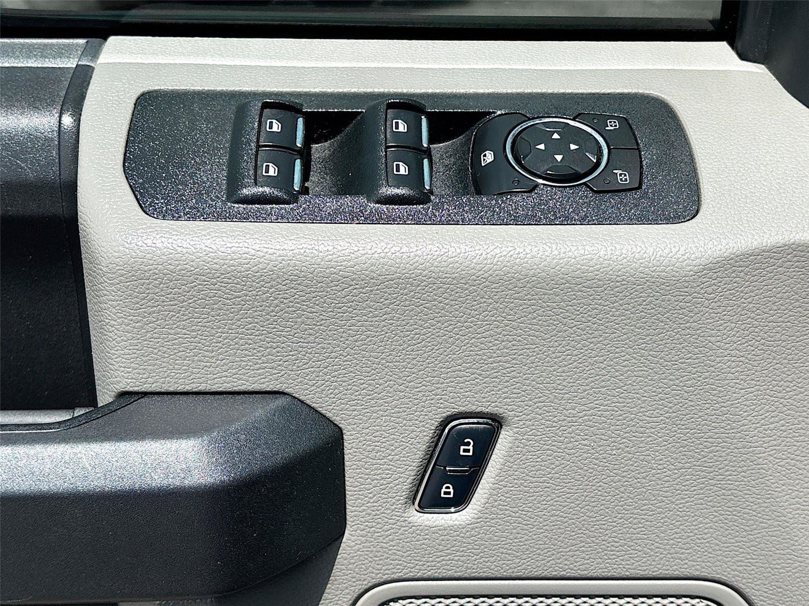 Used 2018 Ford F150 XL w/ Equipment Group 101A Mid AWD/4WD image 16