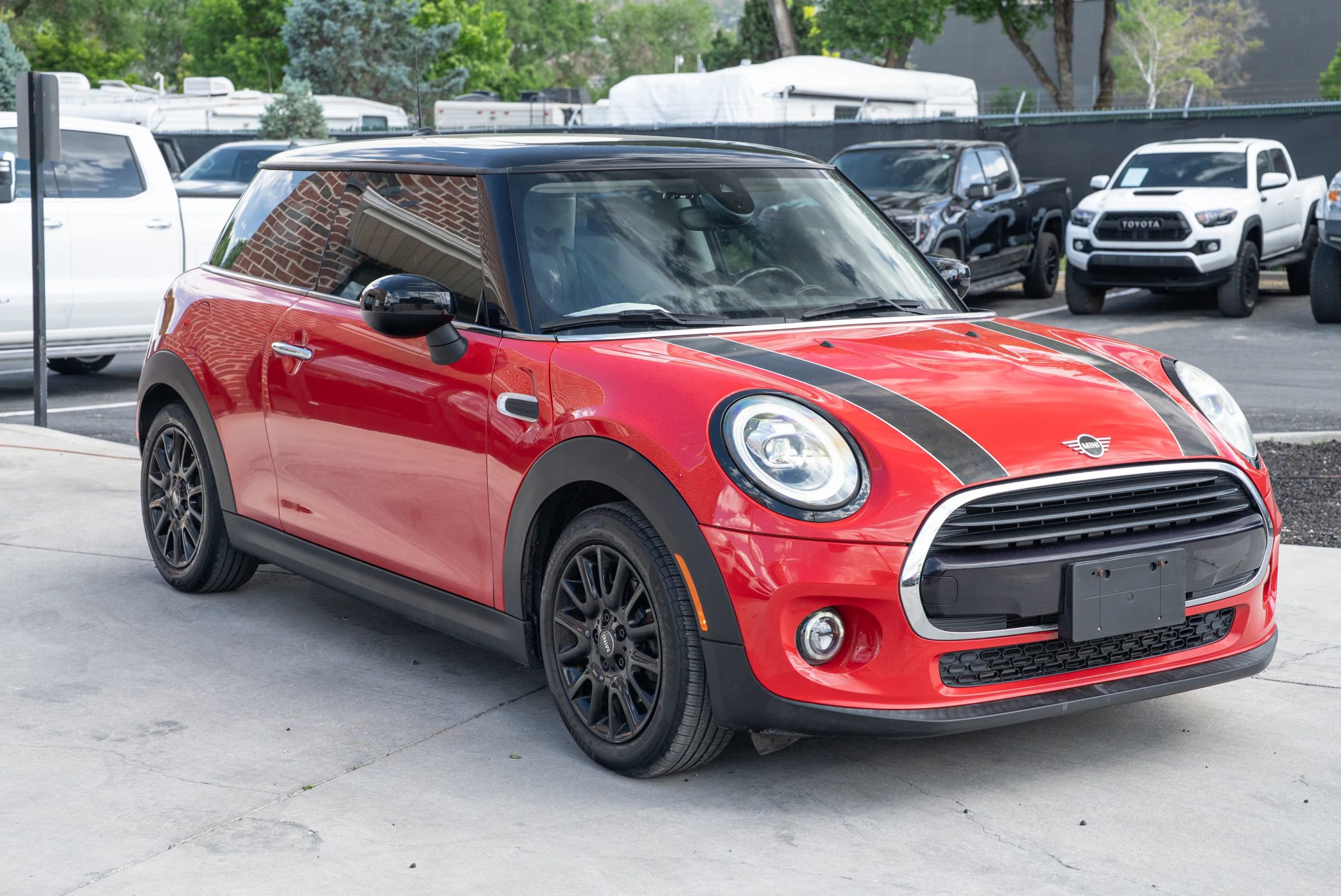 Used 2020 MINI Cooper 2-Door Hardtop FWD image 12