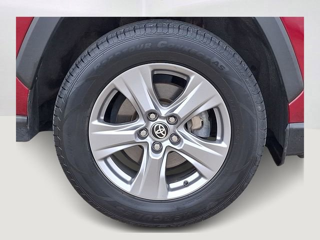 Used 2022 Toyota RAV4 XLE w/ Convenience Package AWD/4WD image 7