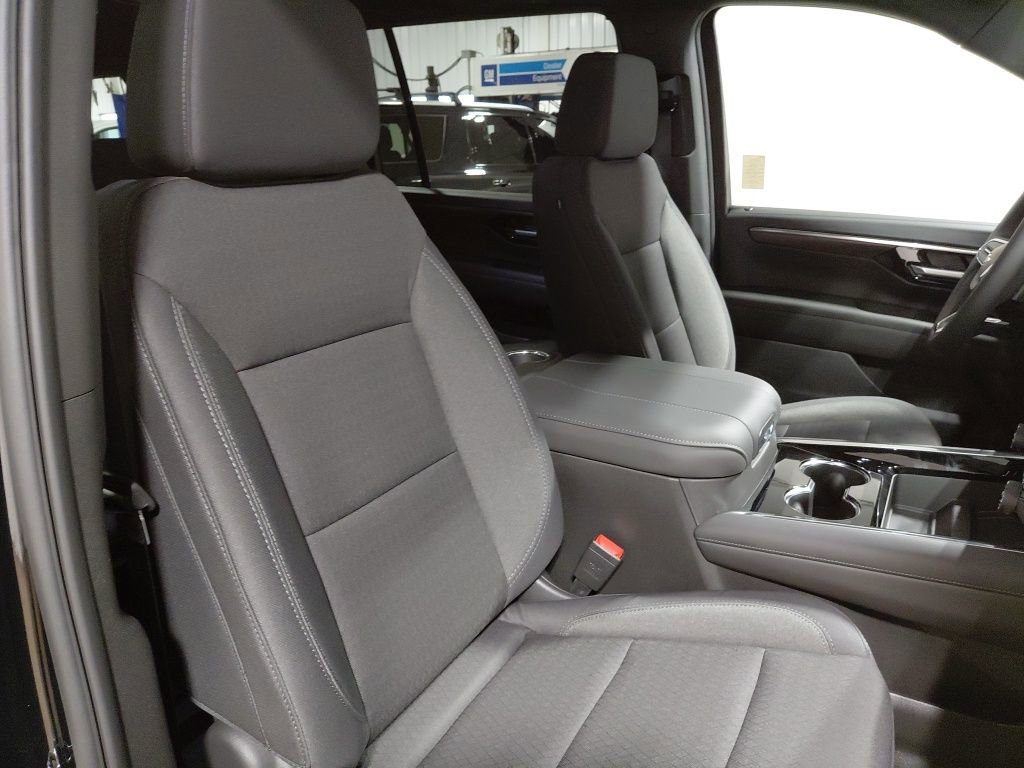 New 2026 Chevrolet Suburban LS w/ LS Custom Edition AWD/4WD image 23