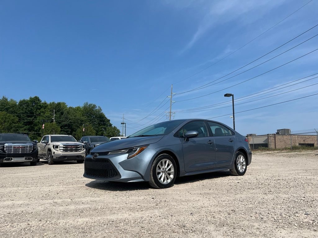 Used 2022 Toyota Corolla LE w/ LE Convenience Package FWD image 2