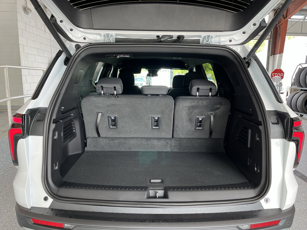 New 2026 Chevrolet Traverse LT FWD image 8