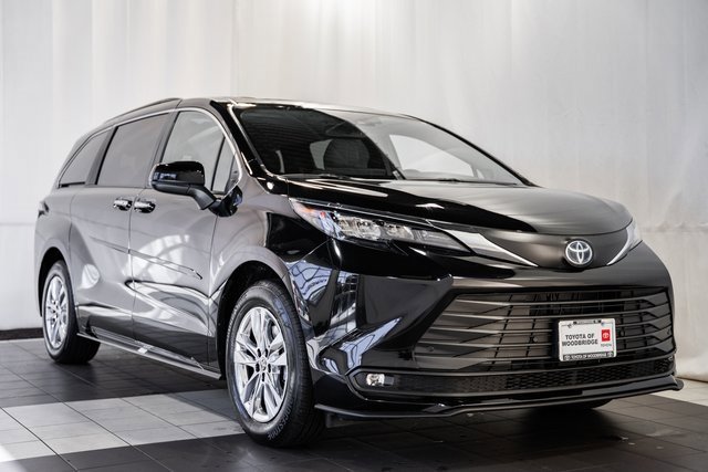 Used 2025 Toyota Sienna XLE