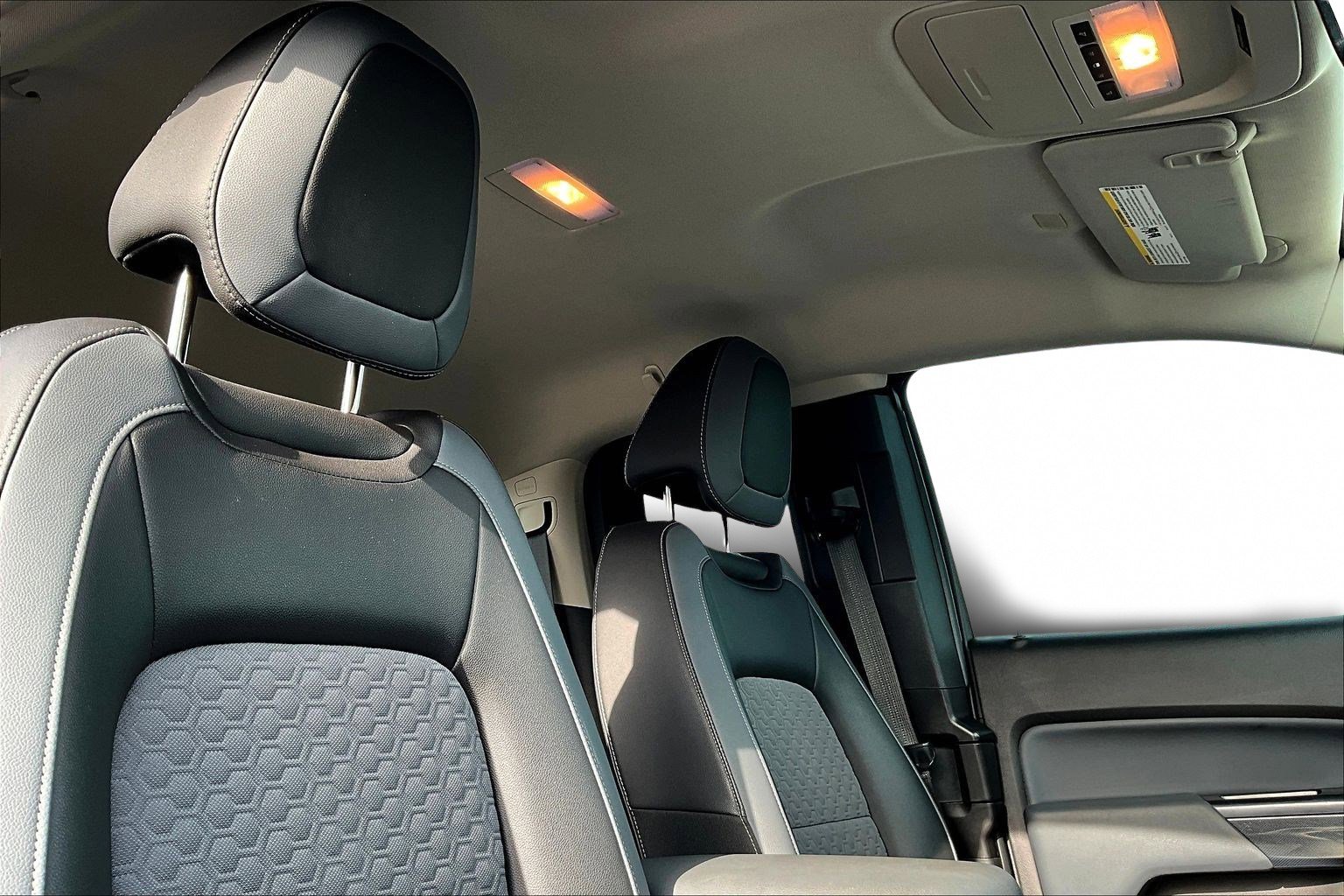 Used 2016 Chevrolet Colorado Z71 w/ Z71 Midnight Edition image 29