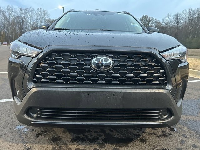 Used 2024 Toyota Corolla Cross LE image 3