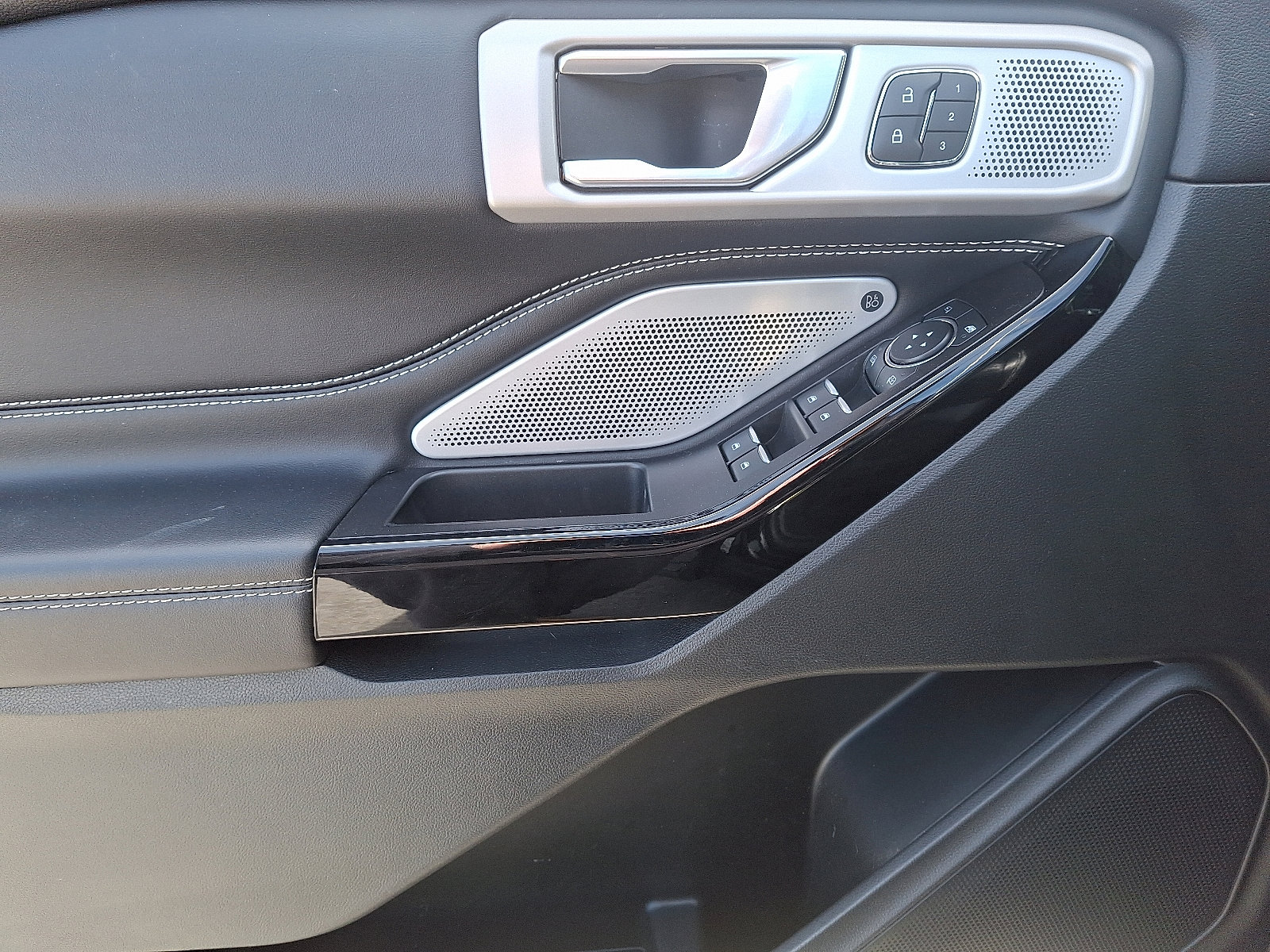 Certified 2022 Ford Explorer ST w/ Equipment Group 401A image 12