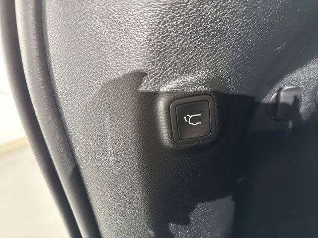 Used 2019 Jeep Cherokee Limited w/ Trailer Tow Group image 14