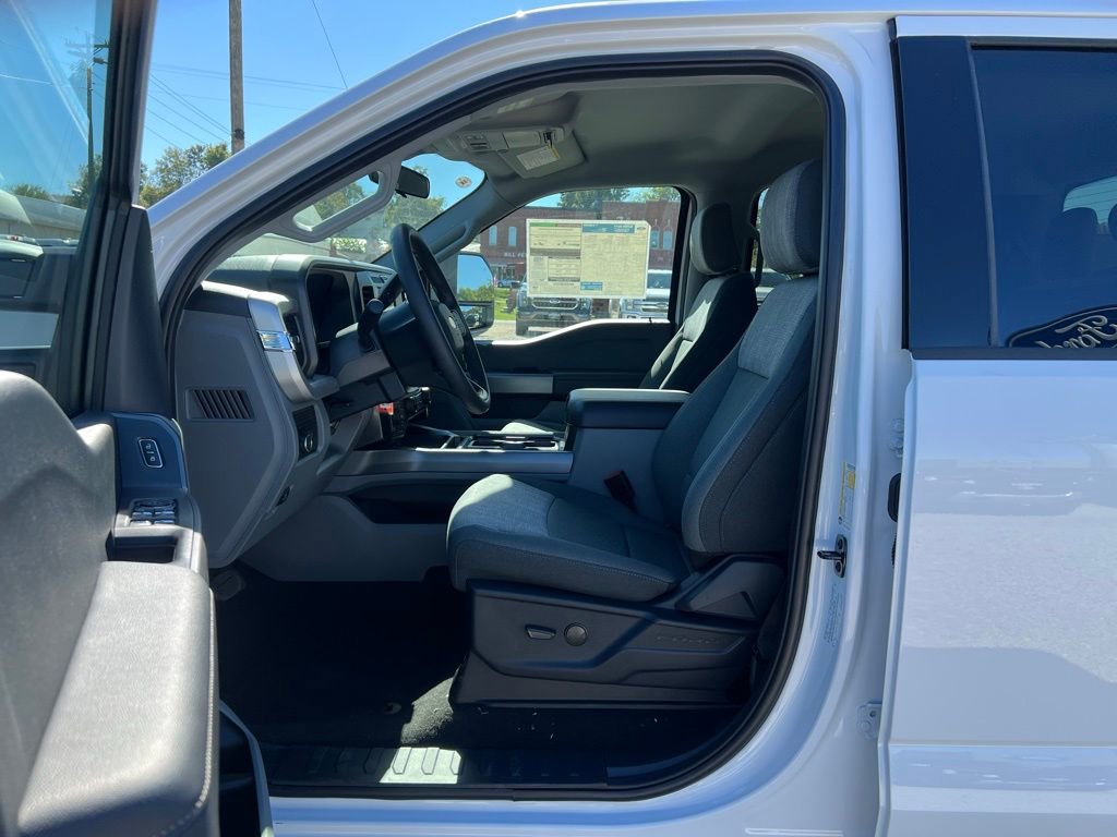 New 2026 Ford F250 XLT w/ FX4 Off-Road Package image 13