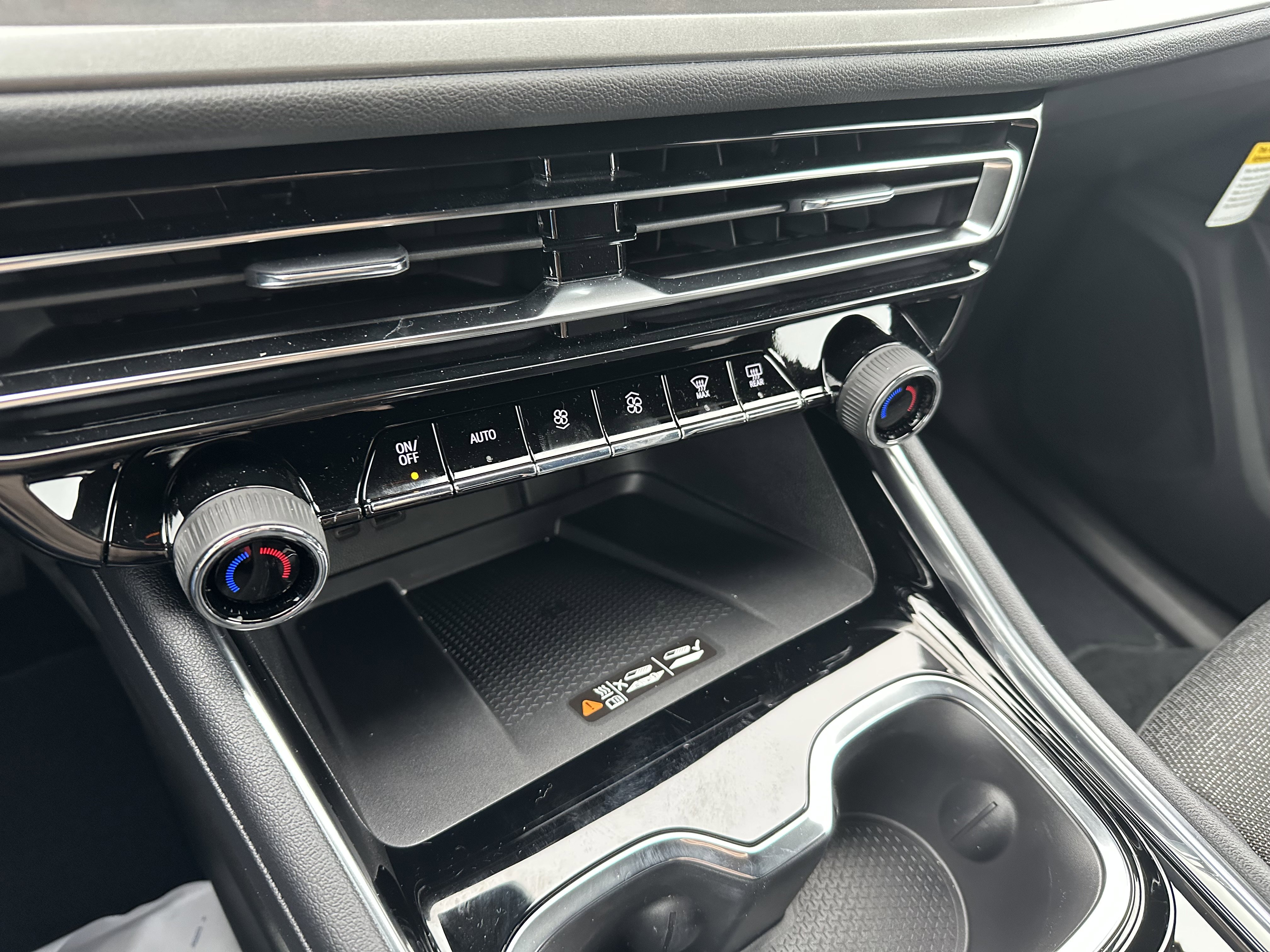 New 2026 Chevrolet Traverse LT w/ Driver Confidence Package image 22