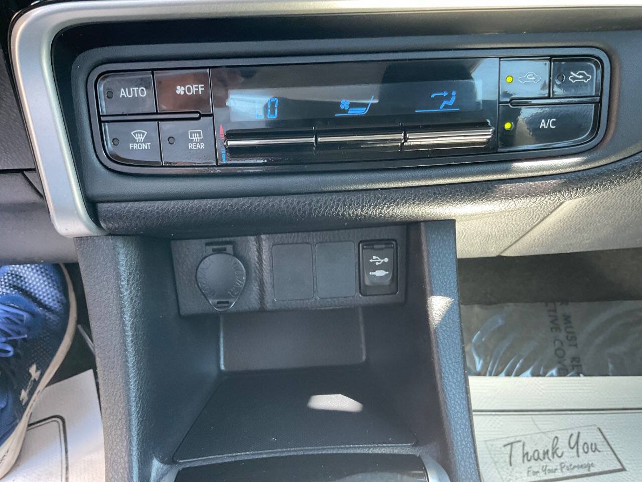 Used 2017 Toyota Corolla LE FWD image 14