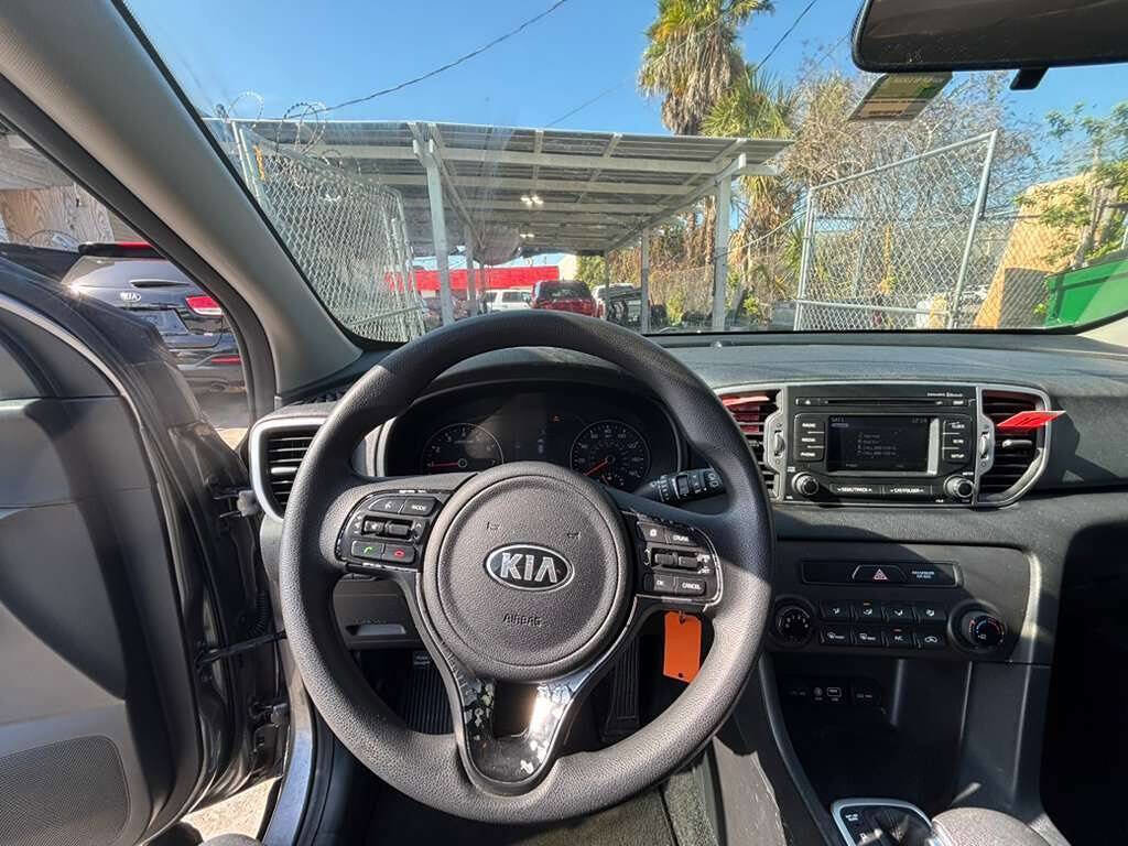 Used 2017 Kia Sportage LX image 5