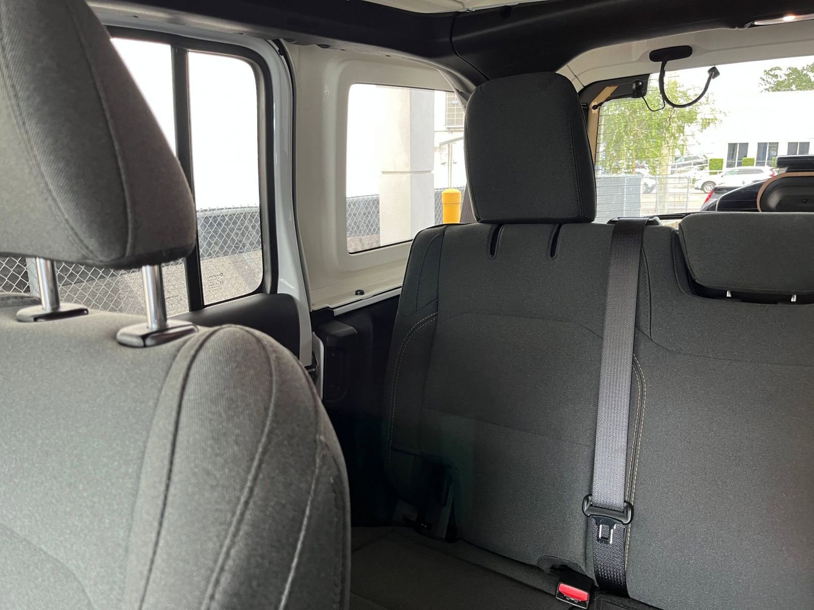 Used 2025 Jeep Wrangler Sahara image 39