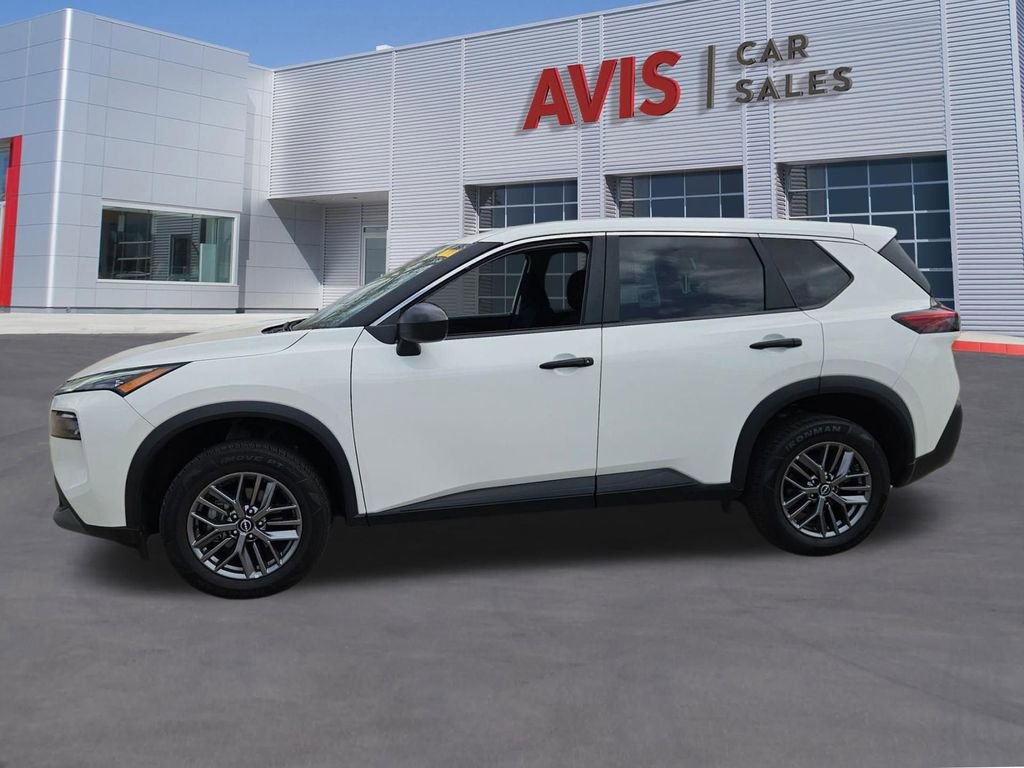 Used 2023 Nissan Rogue S AWD/4WD image 2