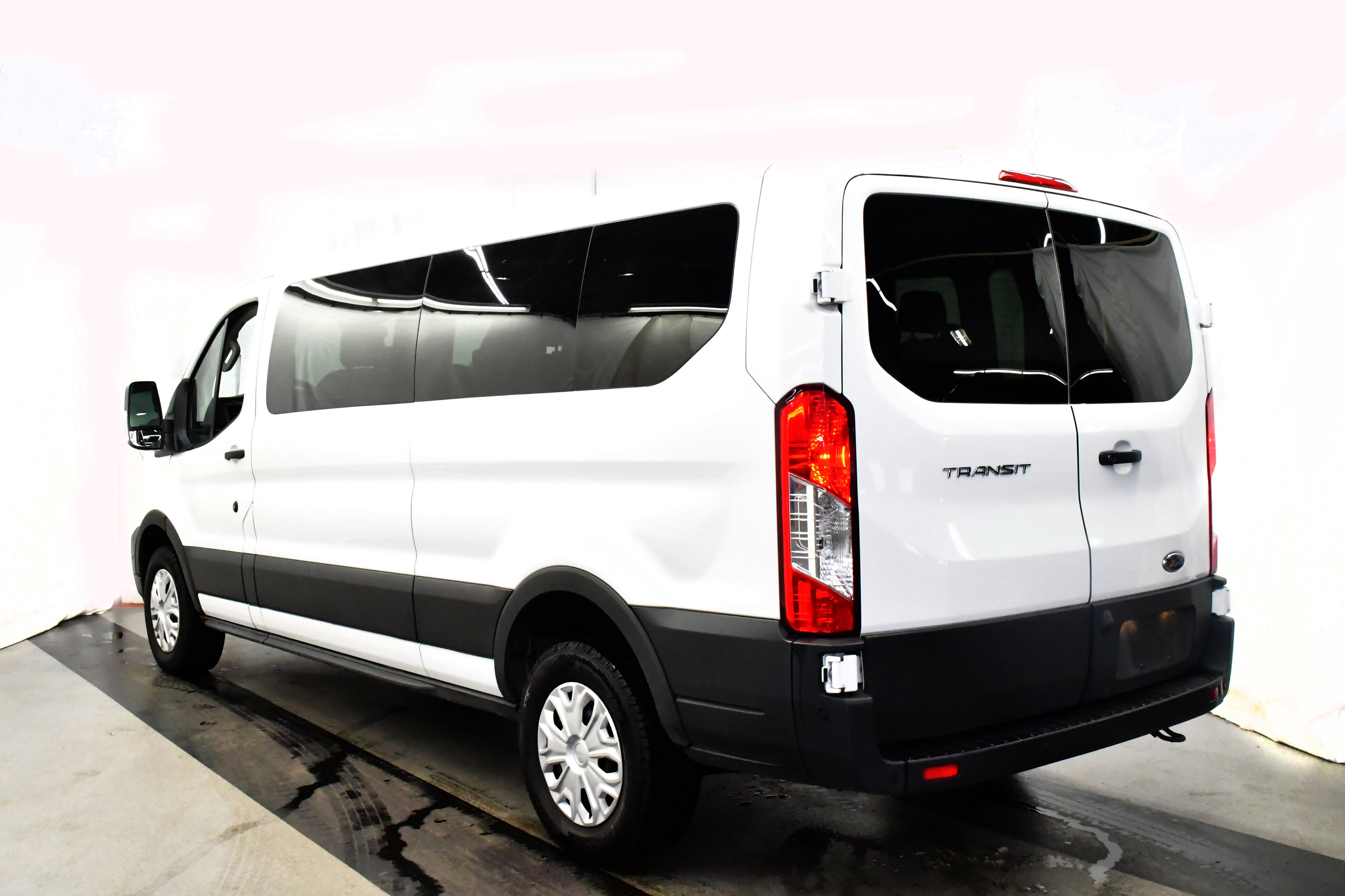 Used 2024 Ford Transit 350 XLT image 5