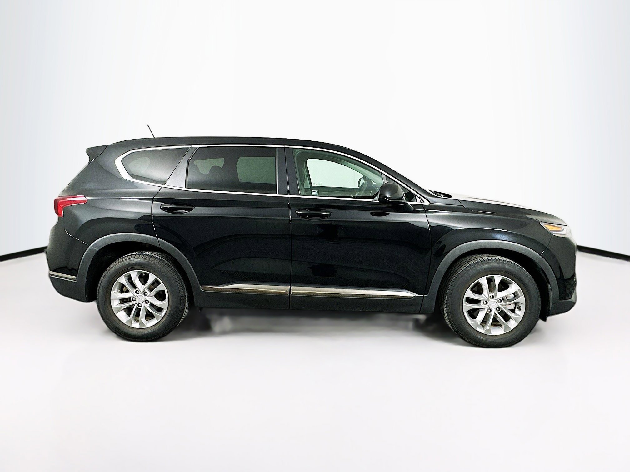 Used 2019 Hyundai Santa Fe SE image 10