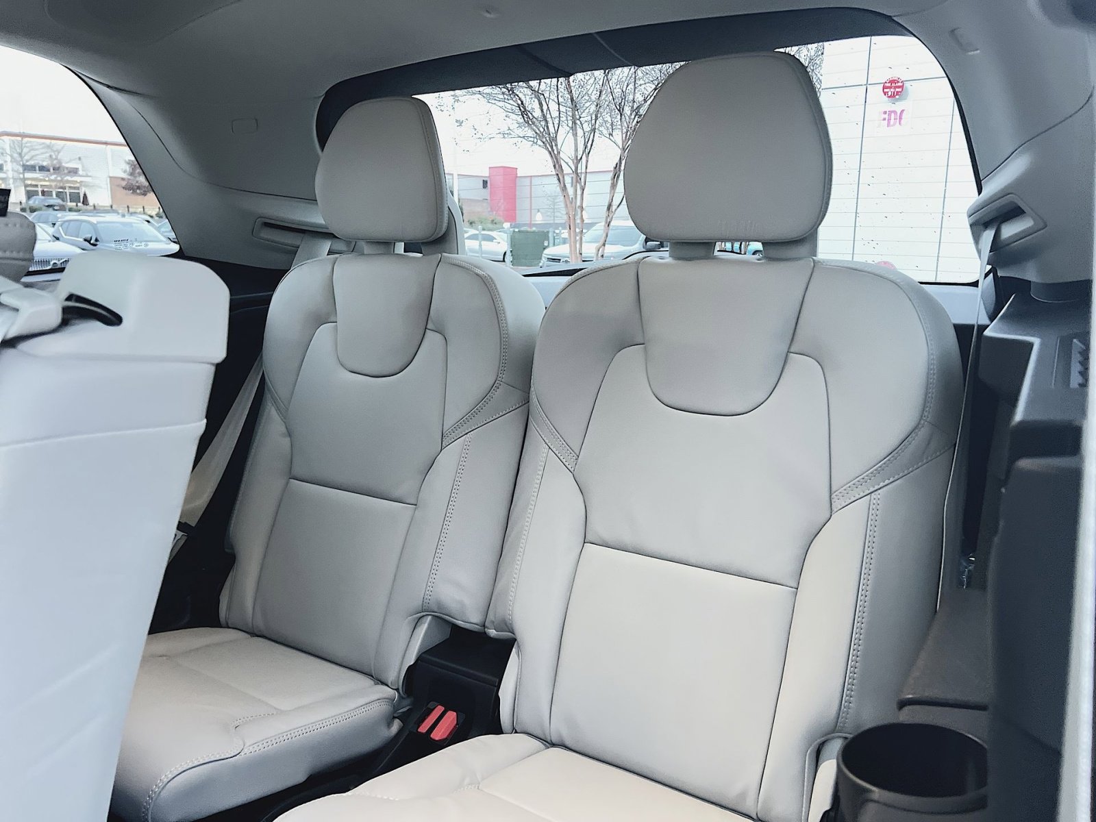 New 2026 Volvo XC90 T8 Ultra w/ Protection Package Premier image 26