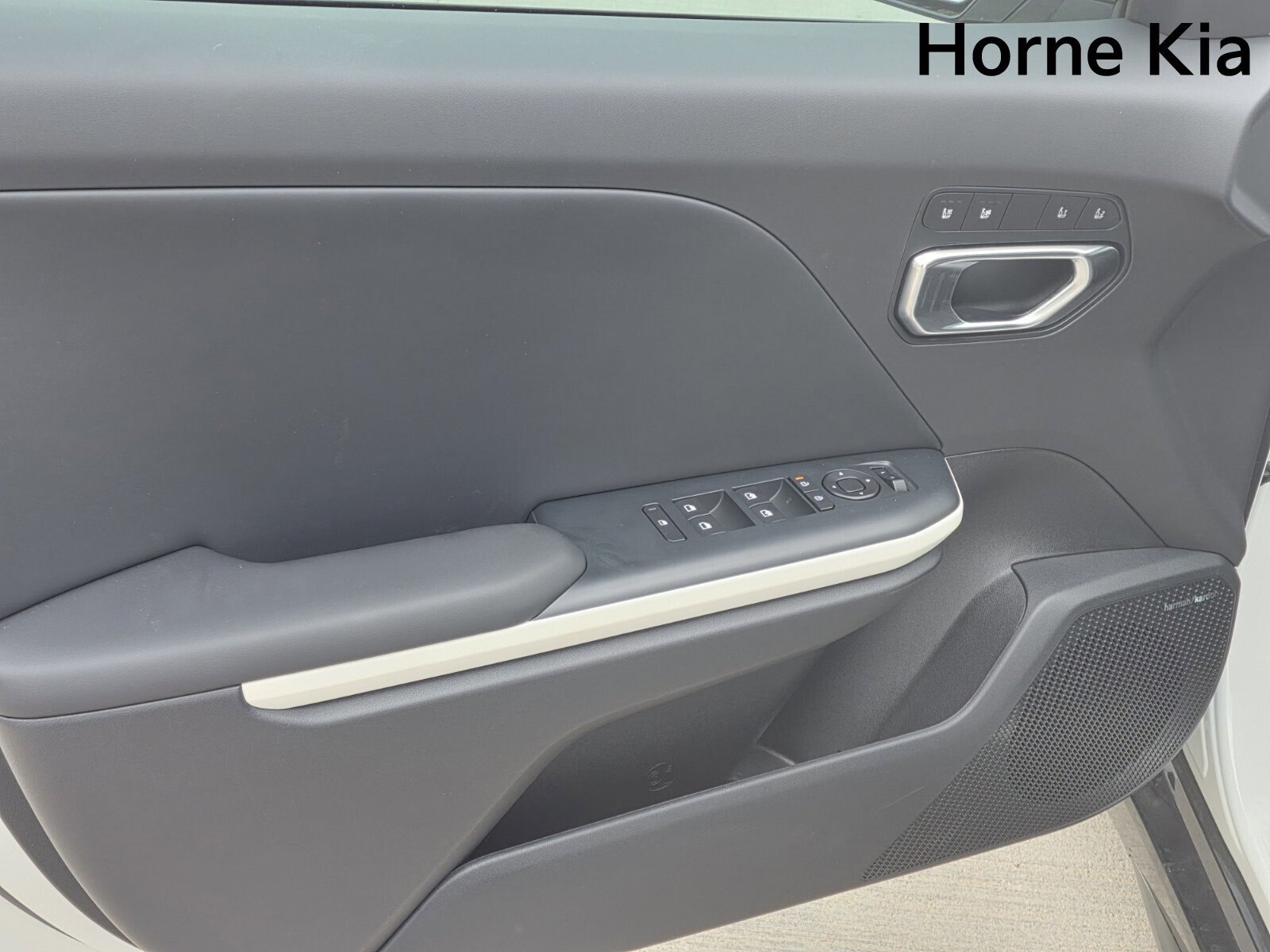 New 2025 Kia K4 GT-Line image 9