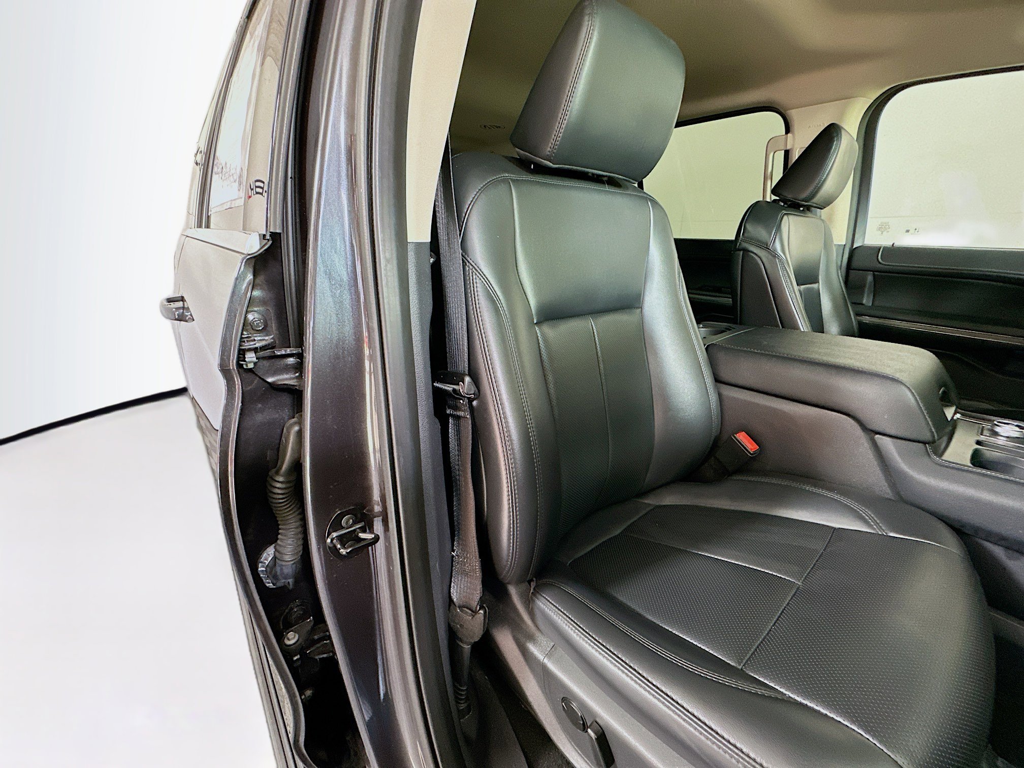 Used 2024 Ford Expedition Max XLT image 28