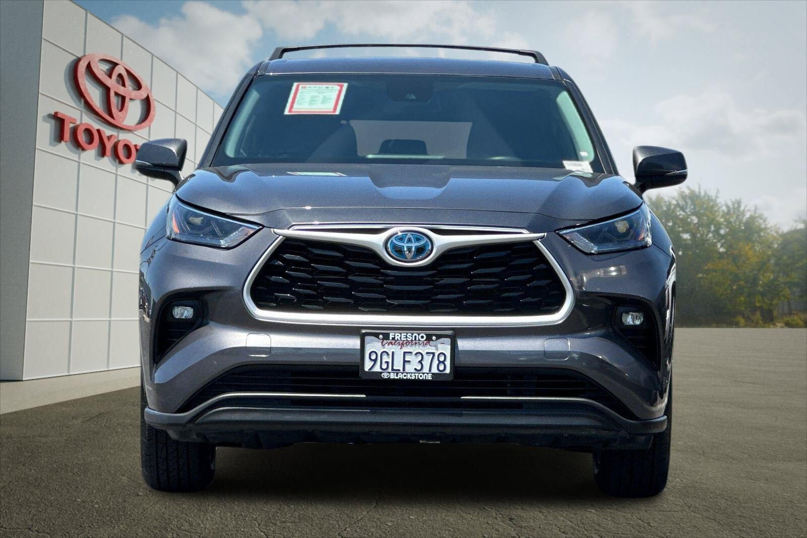 Used 2023 Toyota Highlander LE AWD/4WD image 8