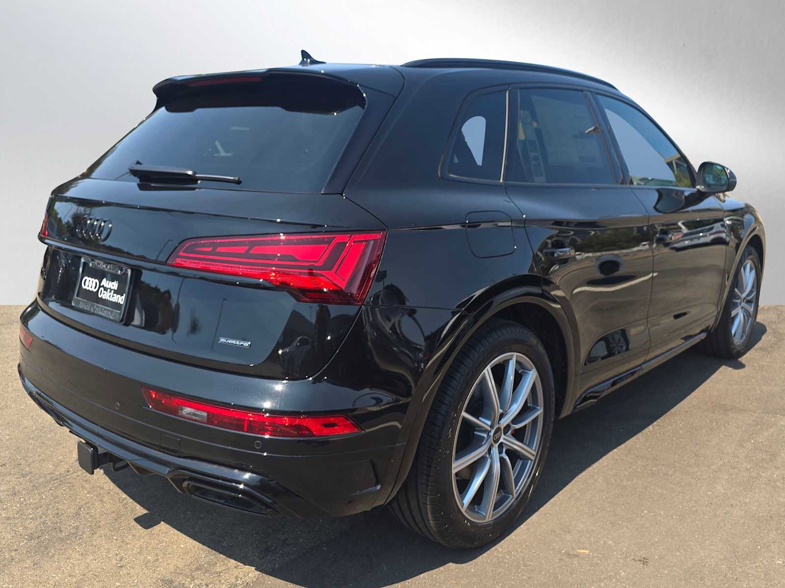 New 2025 Audi Q5 e Premium Plus image 3