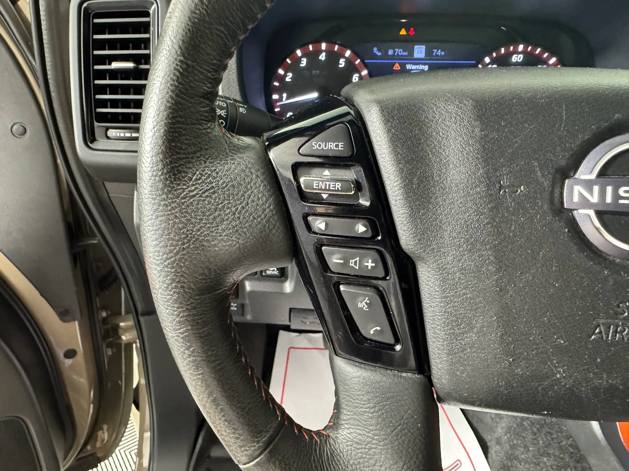 Used 2023 Nissan Frontier PRO-4X w/ Pro-4X Premium Package AWD/4WD image 16
