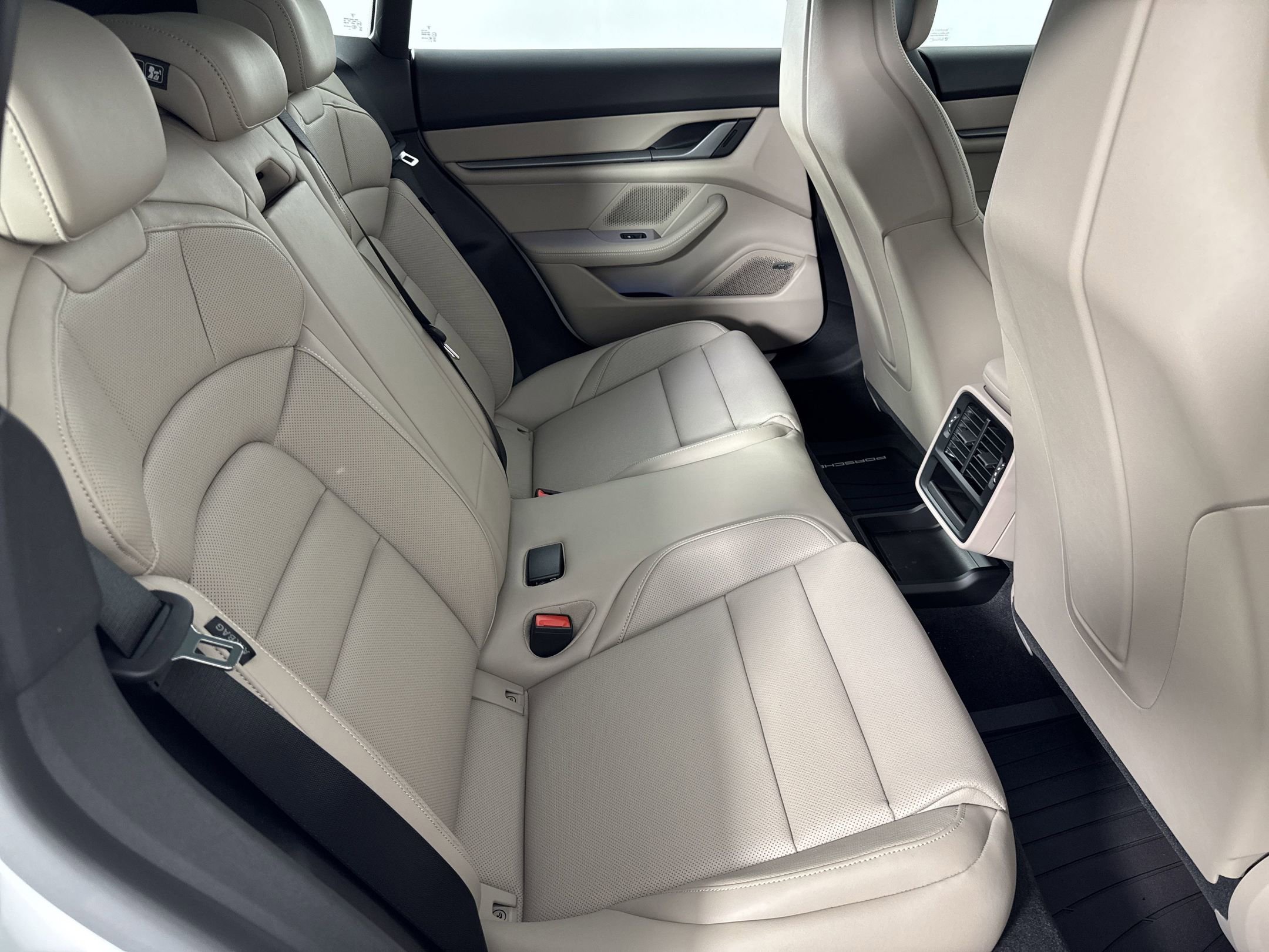 Used 2025 Porsche Taycan 4 Cross Turismo image 29