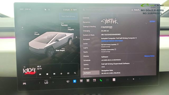 Used 2024 Tesla Cybertruck AWD Crew Cab image 38
