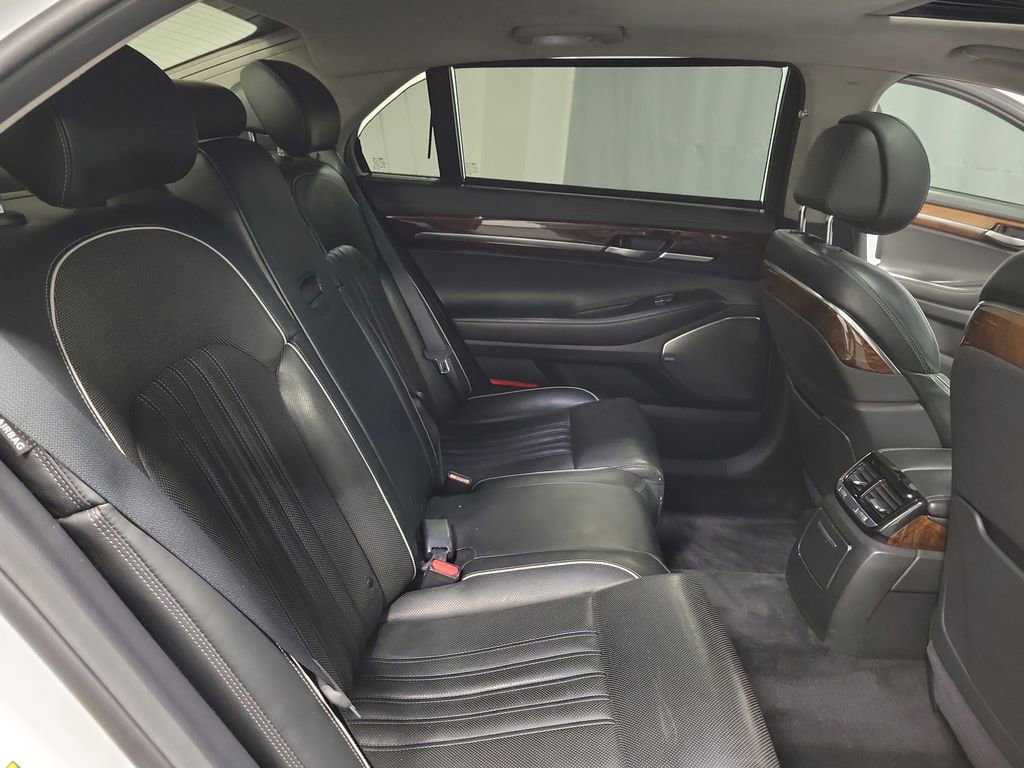 Used 2017 Genesis G90 3.3T Premium RWD image 21
