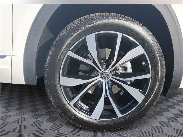 New 2026 Volkswagen Atlas Cross Sport SEL Premium R-Line image 5