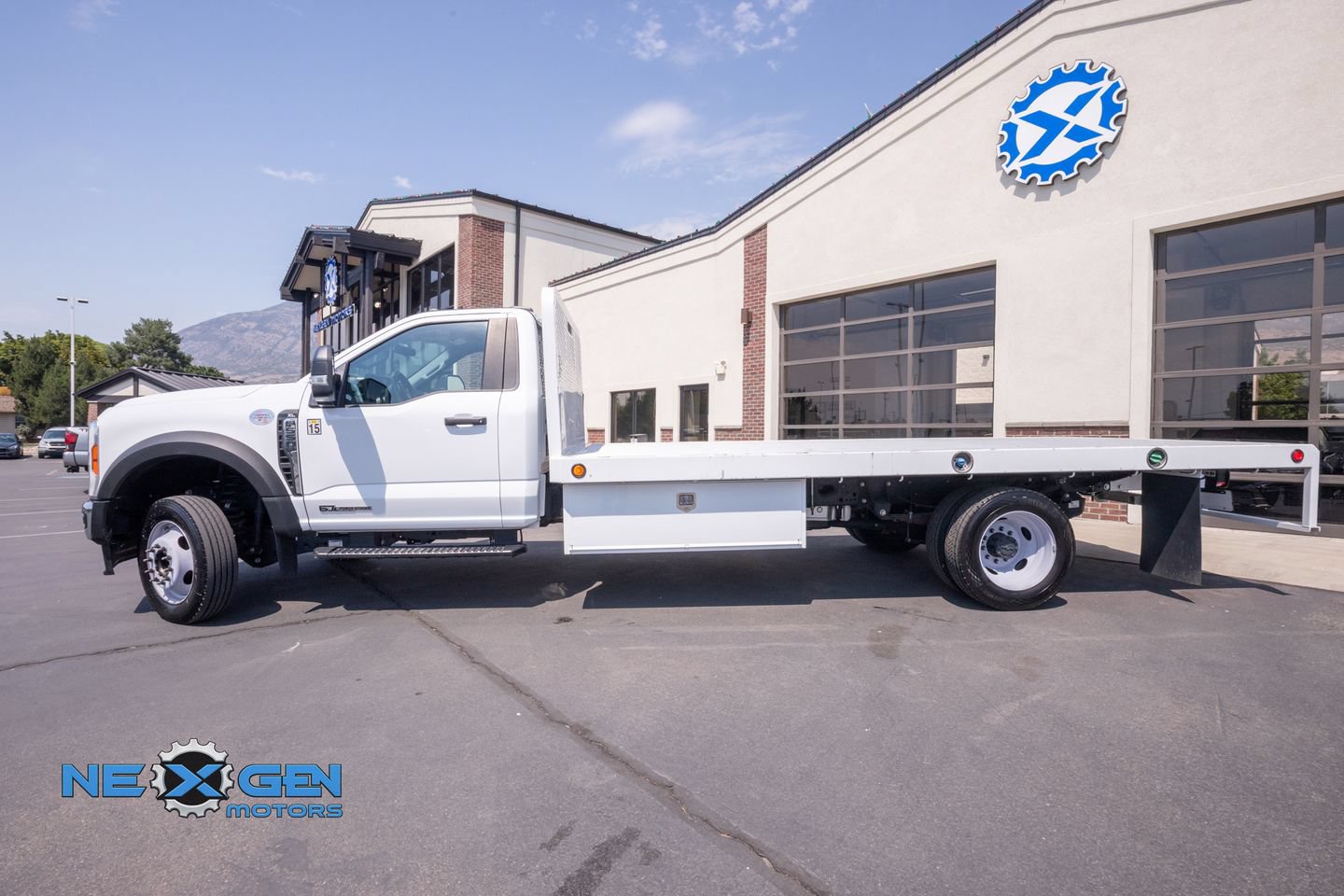 Used 2024 Ford F550 2WD Regular Cab Super Duty image 4